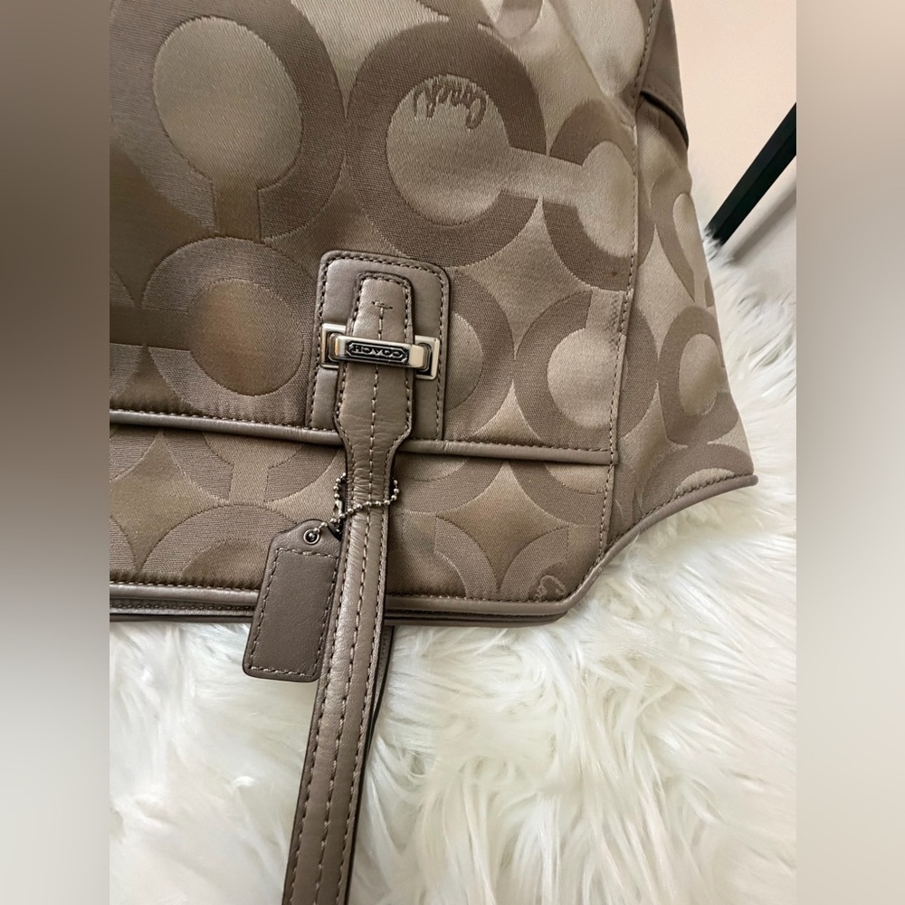 Coach#F25501 Beige Signature Tote - Picture 8 of 14